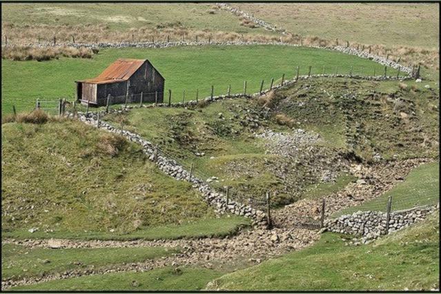 Wales' Highest Village - The Chartist Cottage - Trefil Tredegar Екстериор снимка
